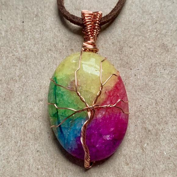 ๐ Handcrafted Rainbow Solar Quartz Pendant in Copper - Tree of Life Motif ๐ณ - Picture 1 of 10